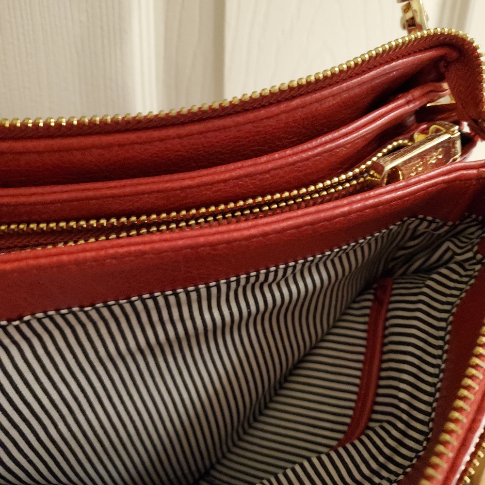 Red Purse - Picture 3 of 4